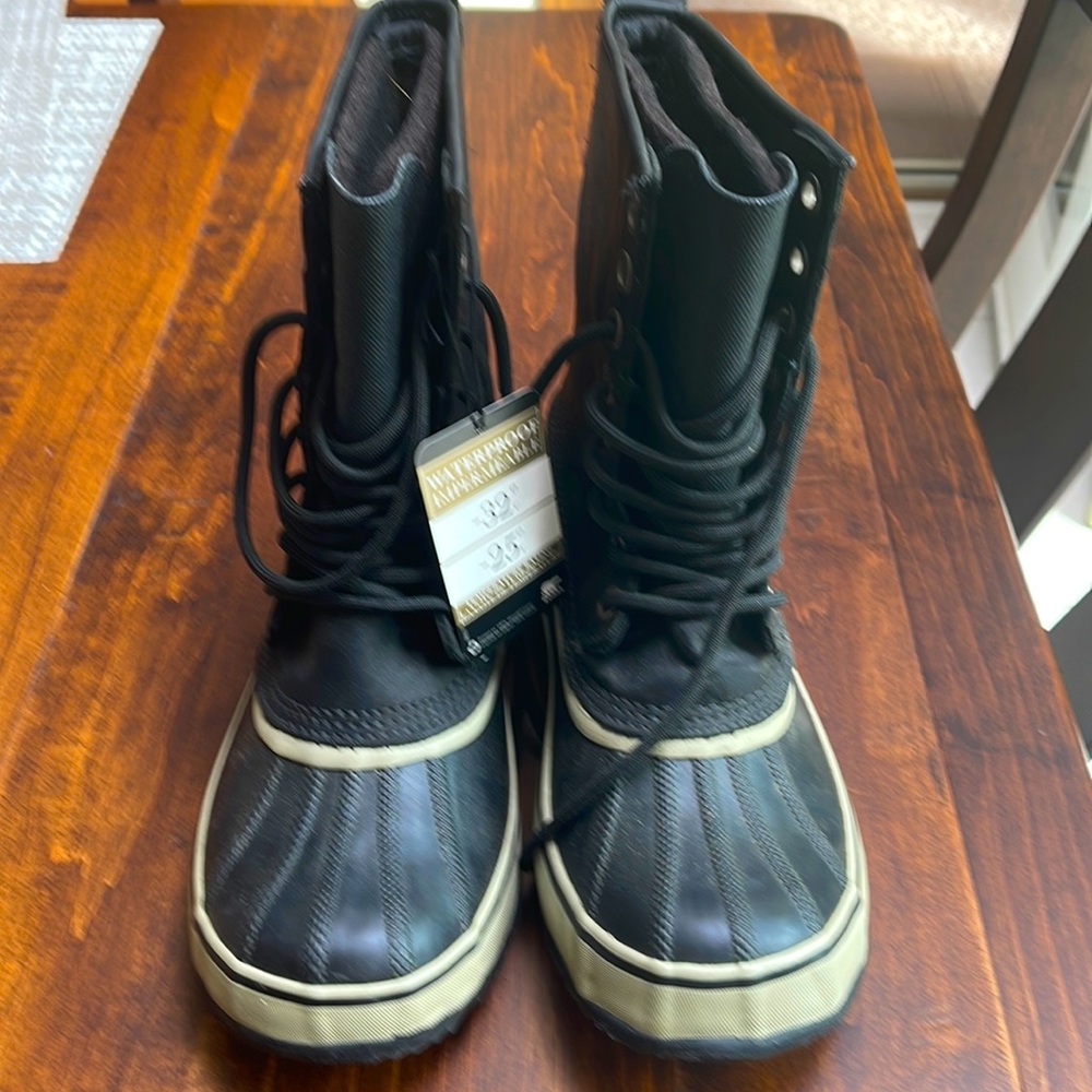 Brand new Sorel waterproof women’s boots. Temp.  rating to -25F. Inner lining.